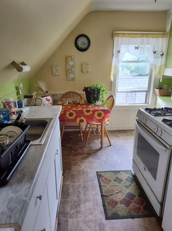 506 Gorham St, Lowell MA 01852-4021 exterior