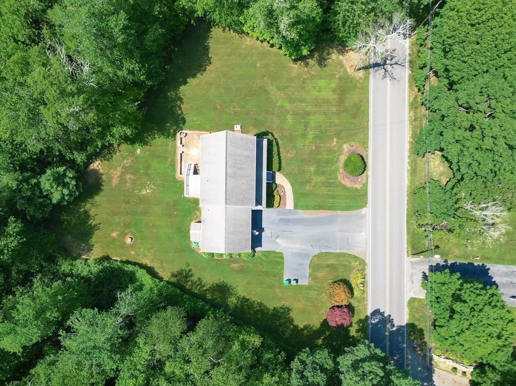 126 Pleasant St, Rehoboth MA  02769-1622 exterior