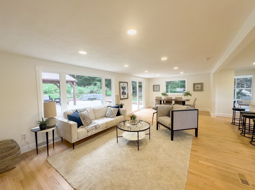 115 Hollingsworth Rd, Milton MA  02186-1018 exterior