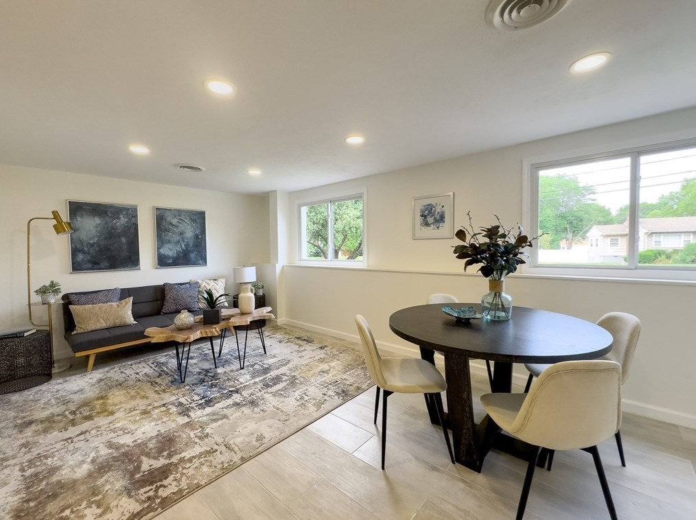 115 Hollingsworth Rd, Milton MA  02186-1018 exterior