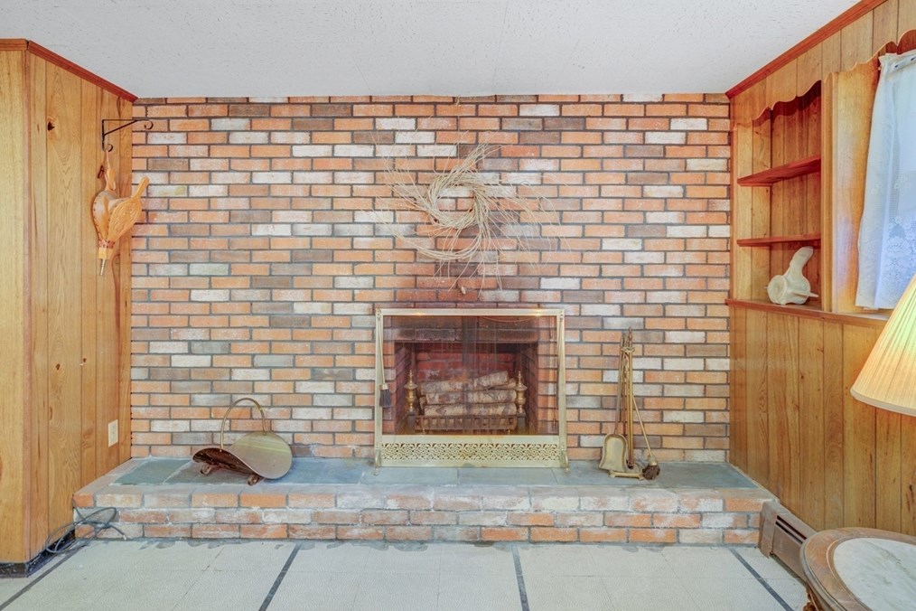 9 Muriel Ln, Milford MA  01757-1526 exterior