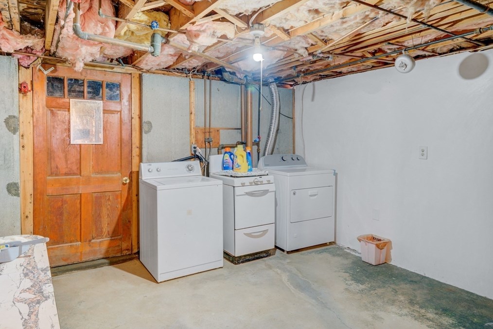 9 Muriel Ln, Milford MA  01757-1526 exterior