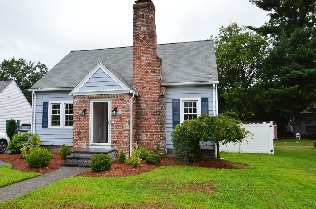 403 June St, Worcester MA  01602-2848 exterior