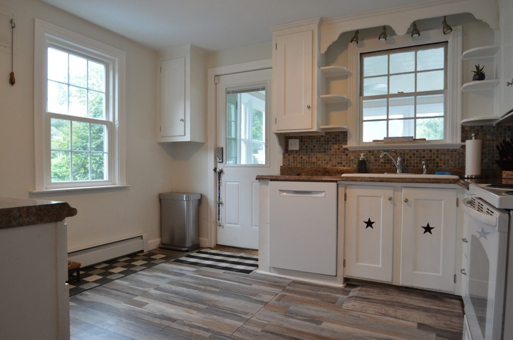 403 June St, Worcester MA  01602-2848 exterior