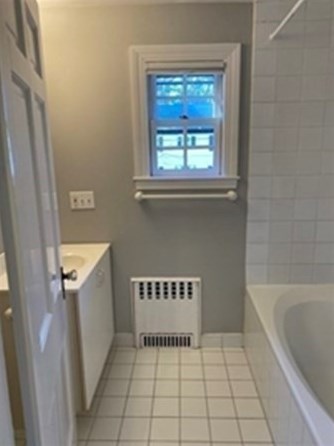 134 Woodcliff Rd, Newton MA 02461-1839 exterior