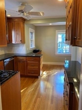 134 Woodcliff Rd, Newton MA 02461-1839 exterior