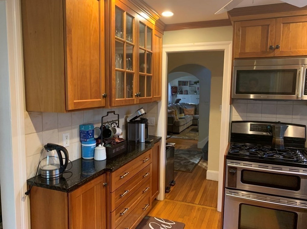 134 Woodcliff Rd, Newton MA 02461-1839 exterior