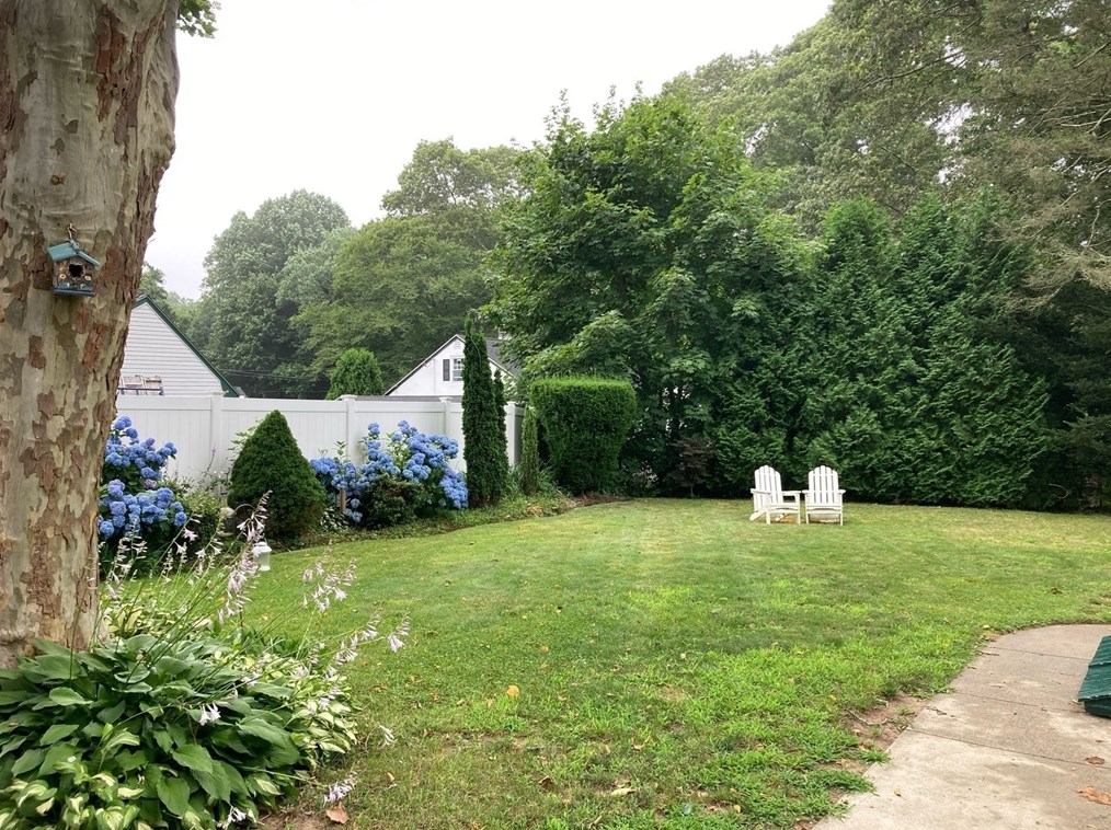 147 Huntington Ave, Dartmouth MA 02747-3271 exterior