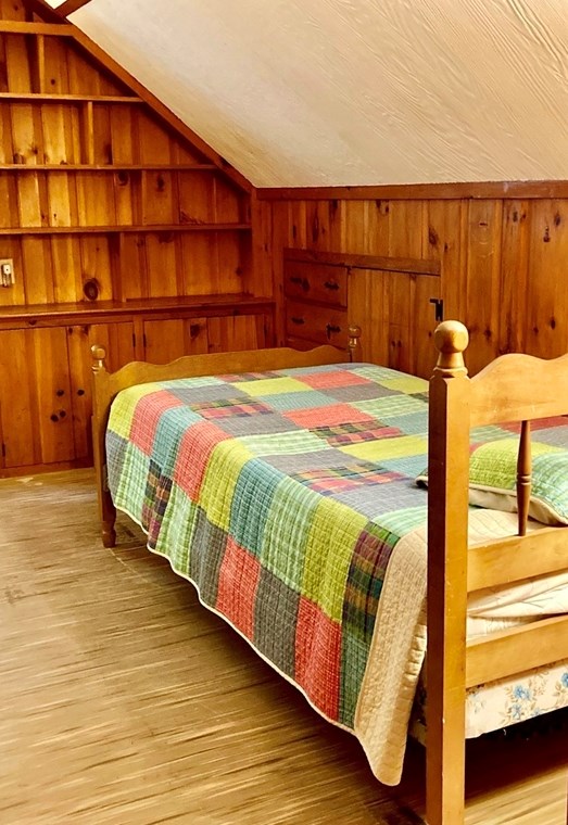 147 Huntington Ave, Dartmouth MA 02747-3271 exterior