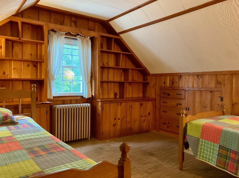 147 Huntington Ave, Dartmouth MA 02747-3271 exterior