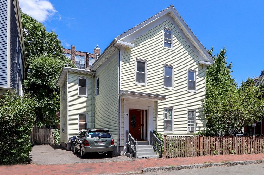 185 Harvard St, Cambridge MA  02139-2708 exterior