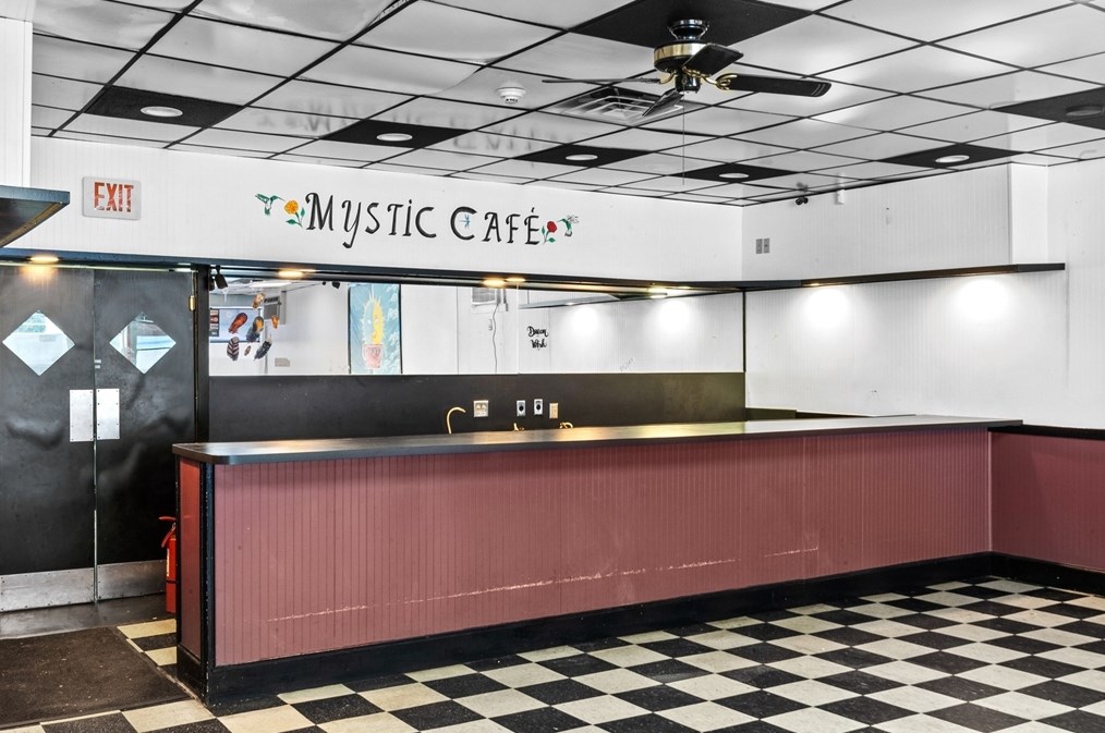 390 Main St, Fairhaven MA 02719-3485 exterior