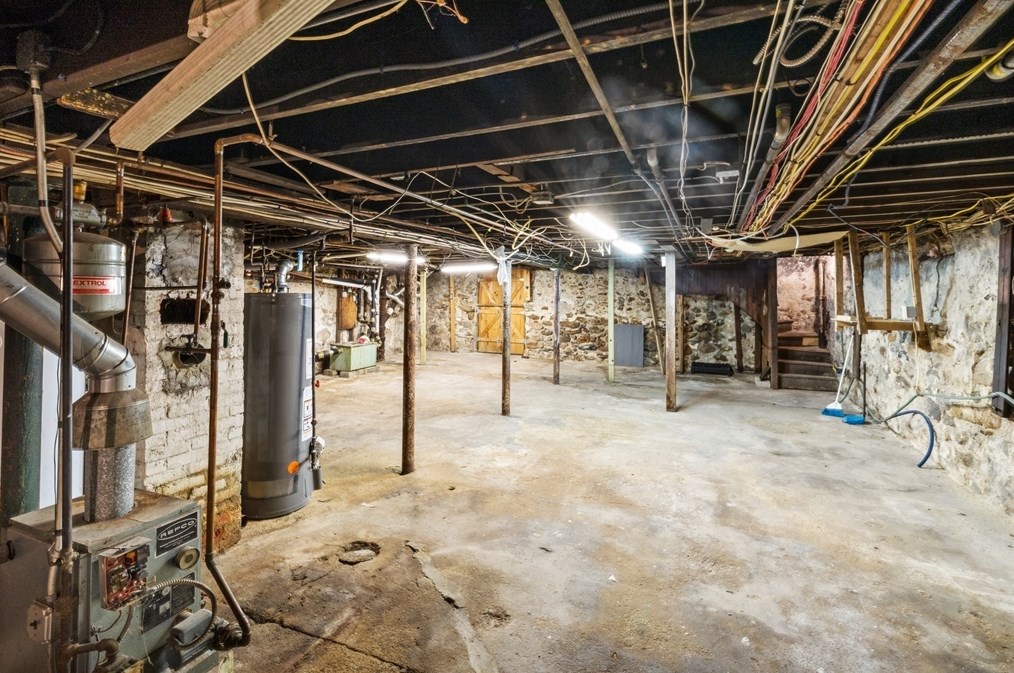 390 Main St, Fairhaven MA 02719-3485 exterior