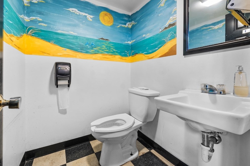 390 Main St, Fairhaven MA 02719-3485 exterior