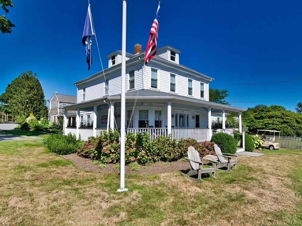 86 Degaris Ave, Dartmouth MA  02748-1550 exterior