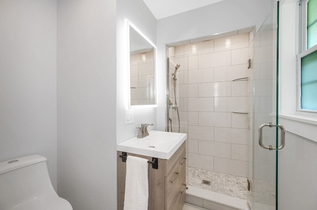 55 Rhoda St, Tewksbury MA  01876-2921 exterior