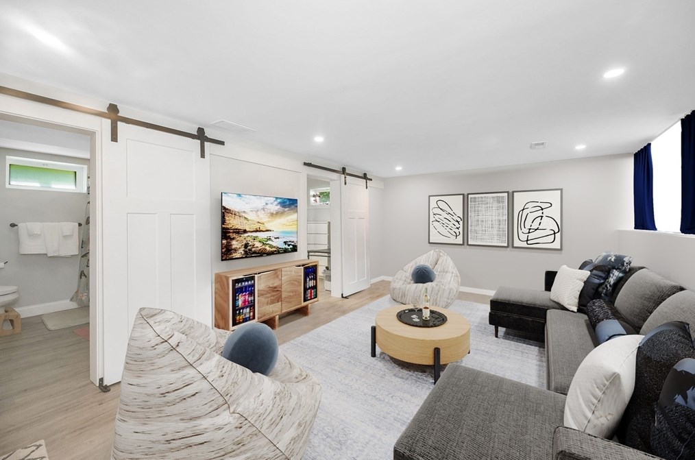 55 Rhoda St, Tewksbury MA  01876-2921 exterior