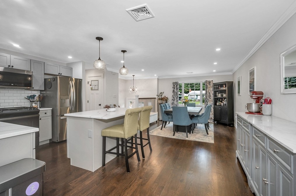 55 Rhoda St, Tewksbury MA  01876-2921 exterior