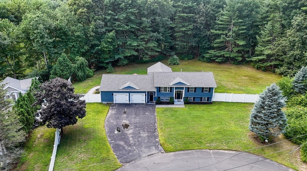 55 Rhoda St, Tewksbury MA  01876-2921 exterior