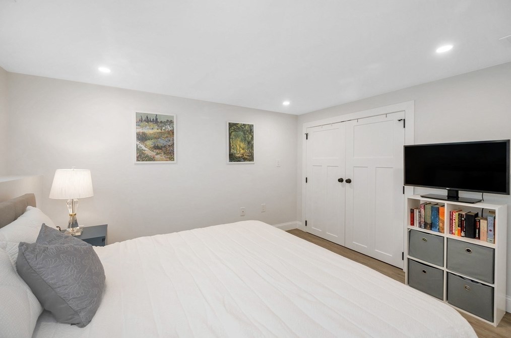 55 Rhoda St, Tewksbury MA  01876-2921 exterior