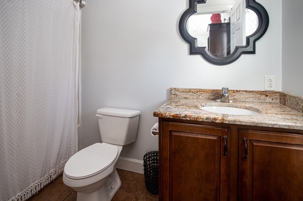 214 Lynwood St, Fall River MA  02721-2108 exterior