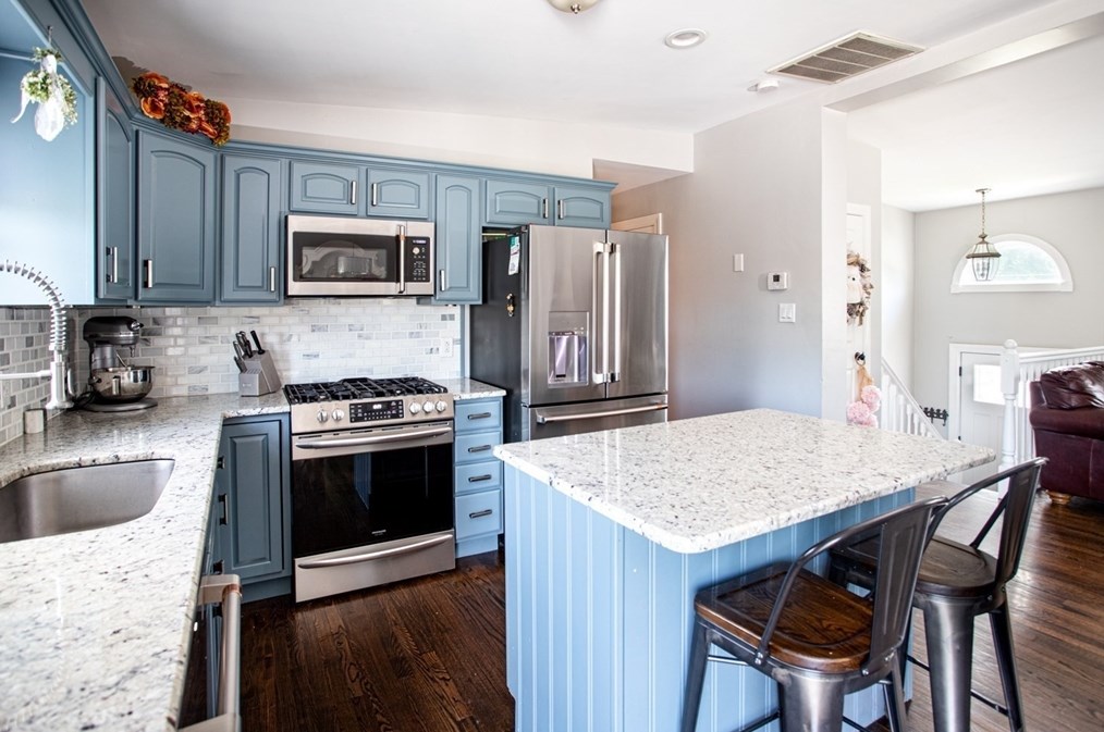 214 Lynwood St, Fall River MA  02721-2108 exterior