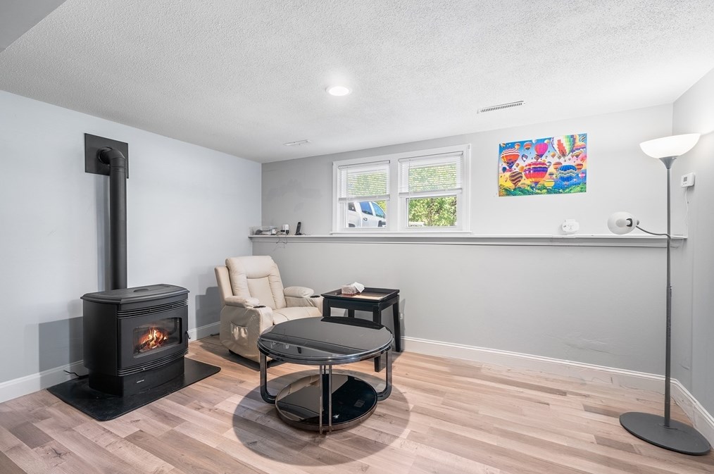 154 Auburn St, Whitman MA  02382-2310 exterior