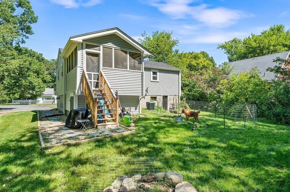 154 Auburn St, Whitman MA  02382-2310 exterior