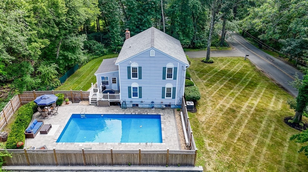 67 Reservation Rd, Andover MA  01810-3418 exterior