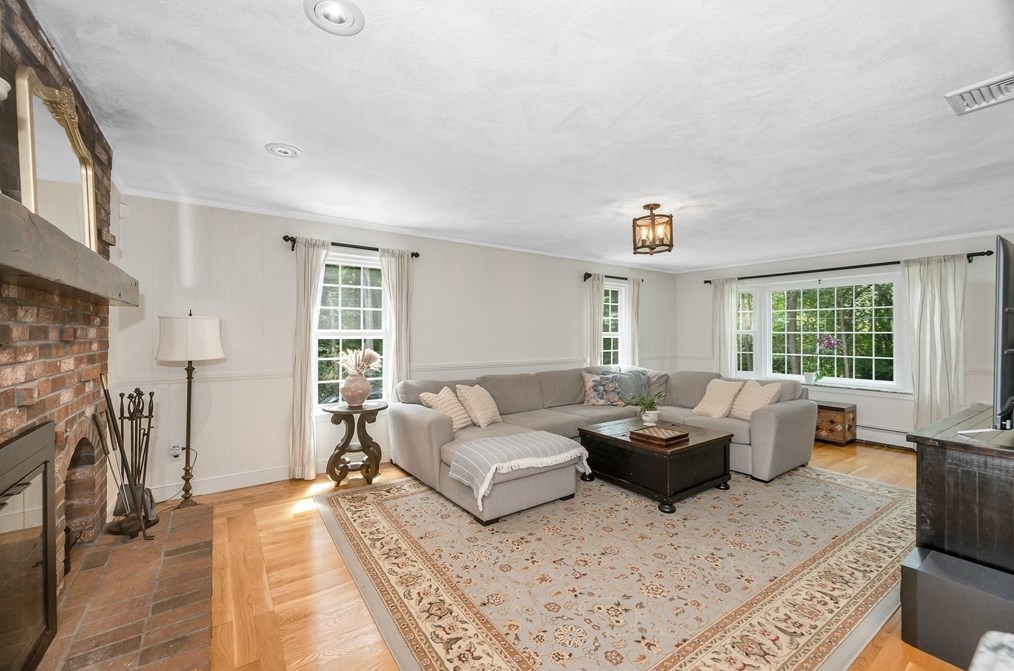 67 Reservation Rd, Andover MA  01810-3418 exterior