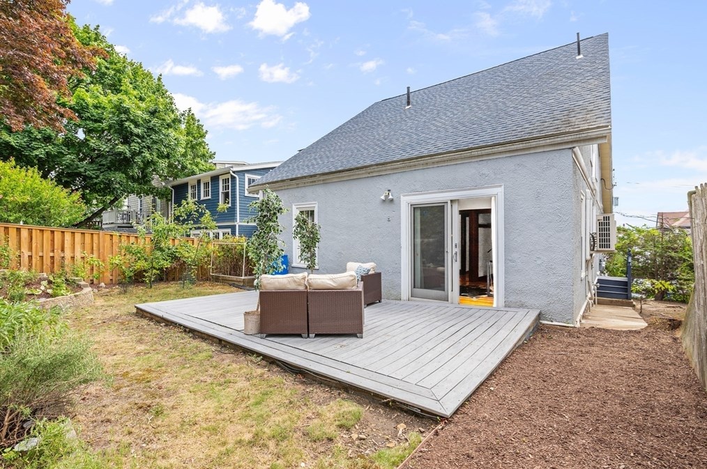 31 Whitman St, Somerville MA 02144-1616 exterior