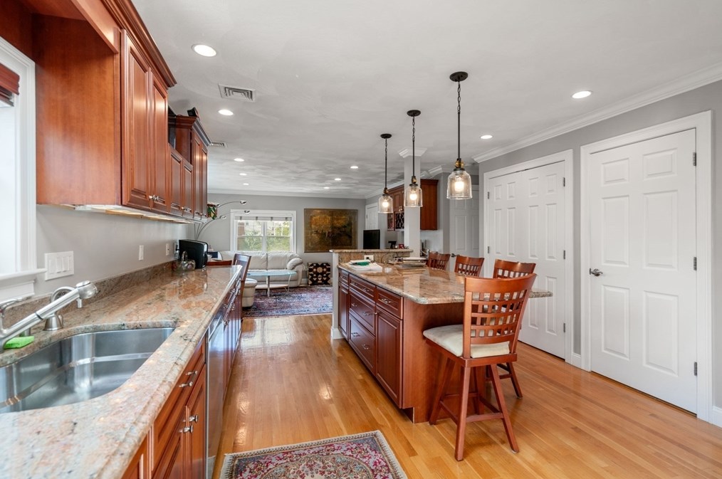 56 Beacon St, Watertown MA 02472-2748 exterior