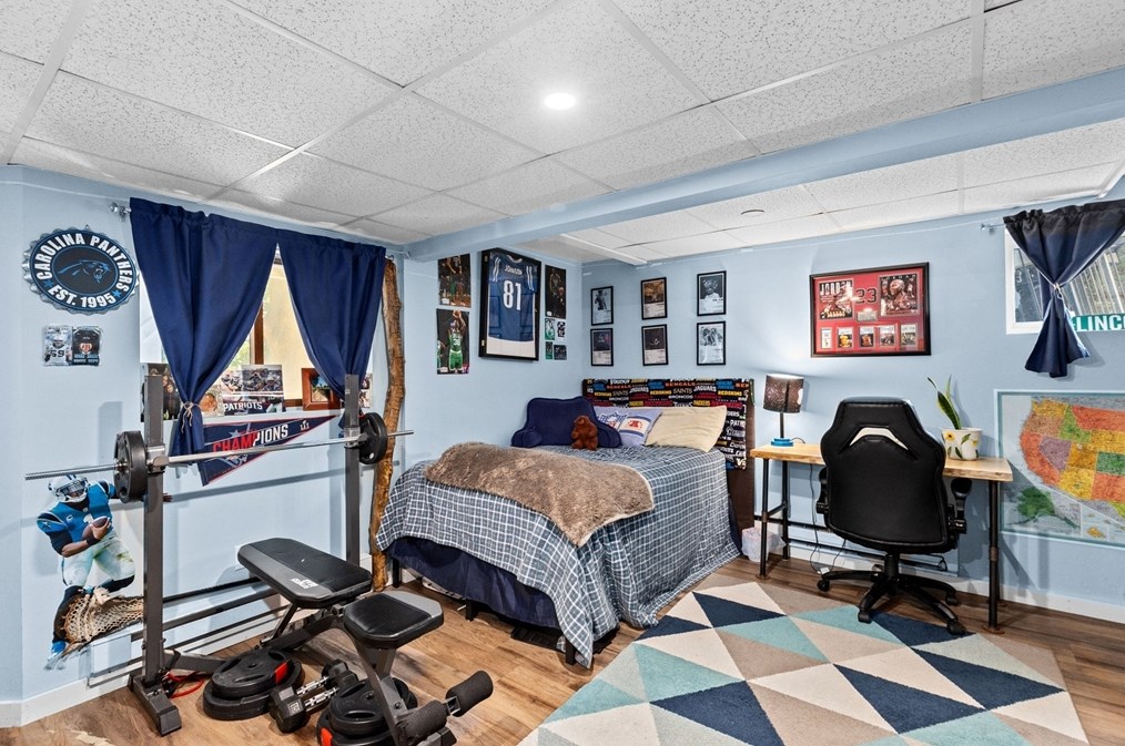 75 Standish Ave, Plymouth MA 02360-4125 exterior