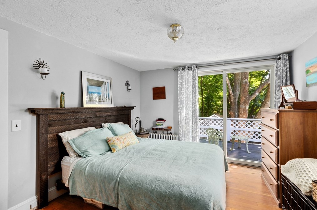 75 Standish Ave, Plymouth MA 02360-4125 exterior