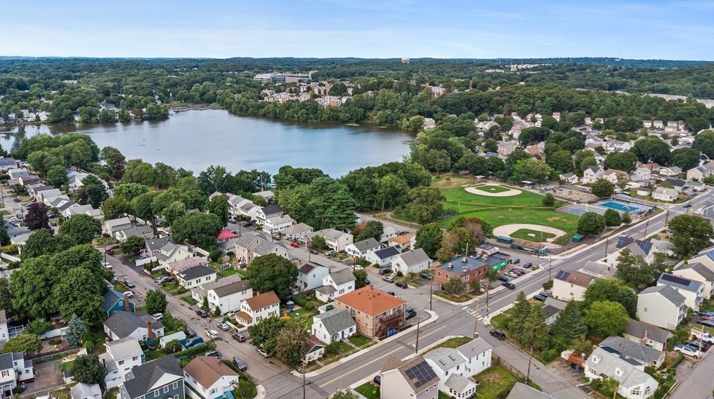 243 Lake St, Waltham MA 02451-0854 exterior