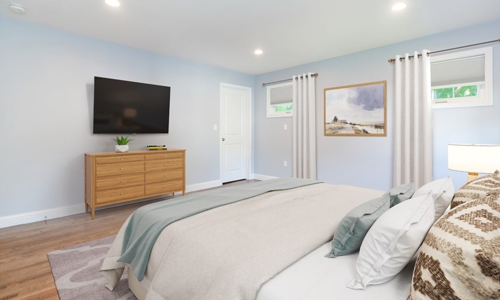 290 Warren St, Waltham MA 02453-7067 exterior