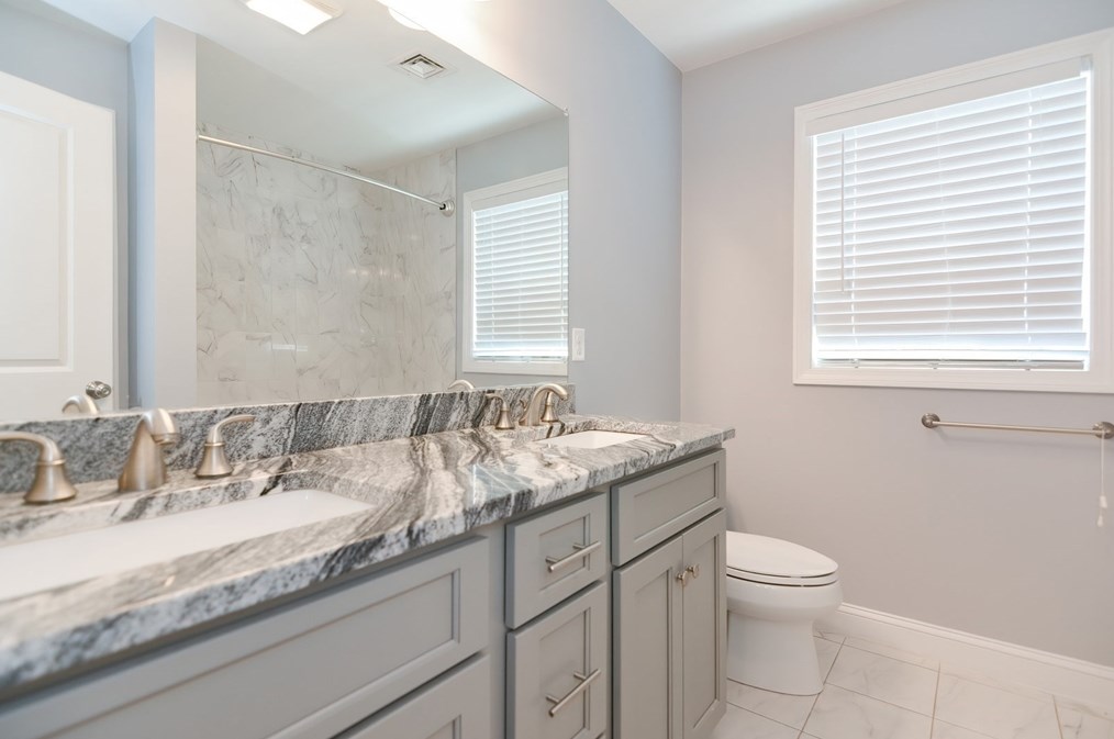 290 Warren St, Waltham MA 02453-7067 exterior