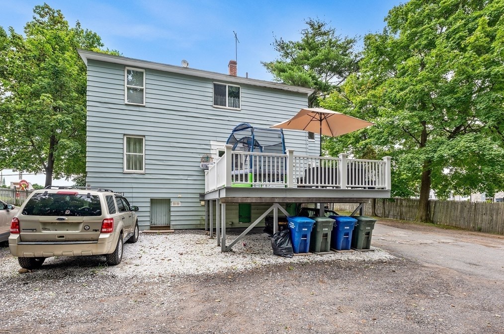 127 Lancaster St, Leominster MA 01453-4378 exterior