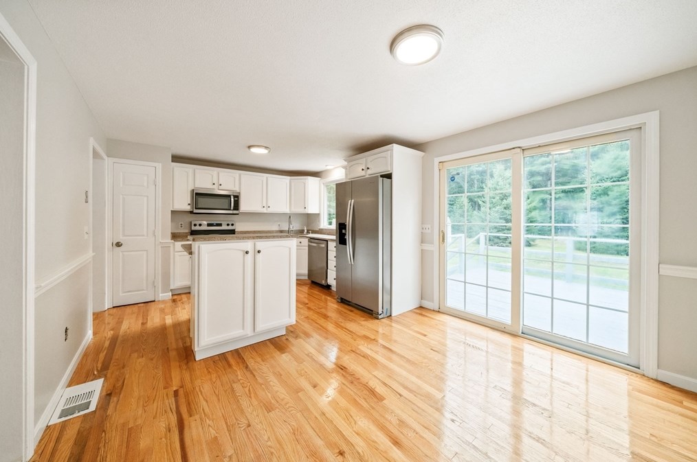 139 Staples St, Taunton MA  02718-1453 exterior