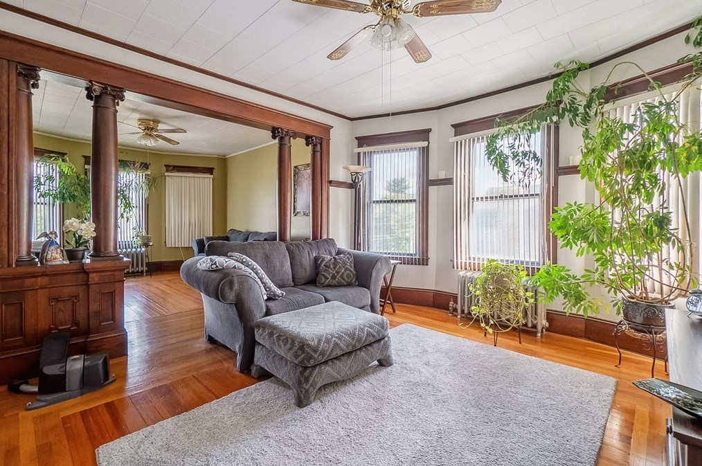 450 Broadway St, Chicopee MA 01020-2442 exterior