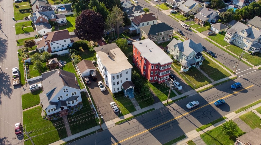 450 Broadway St, Chicopee MA 01020-2442 exterior