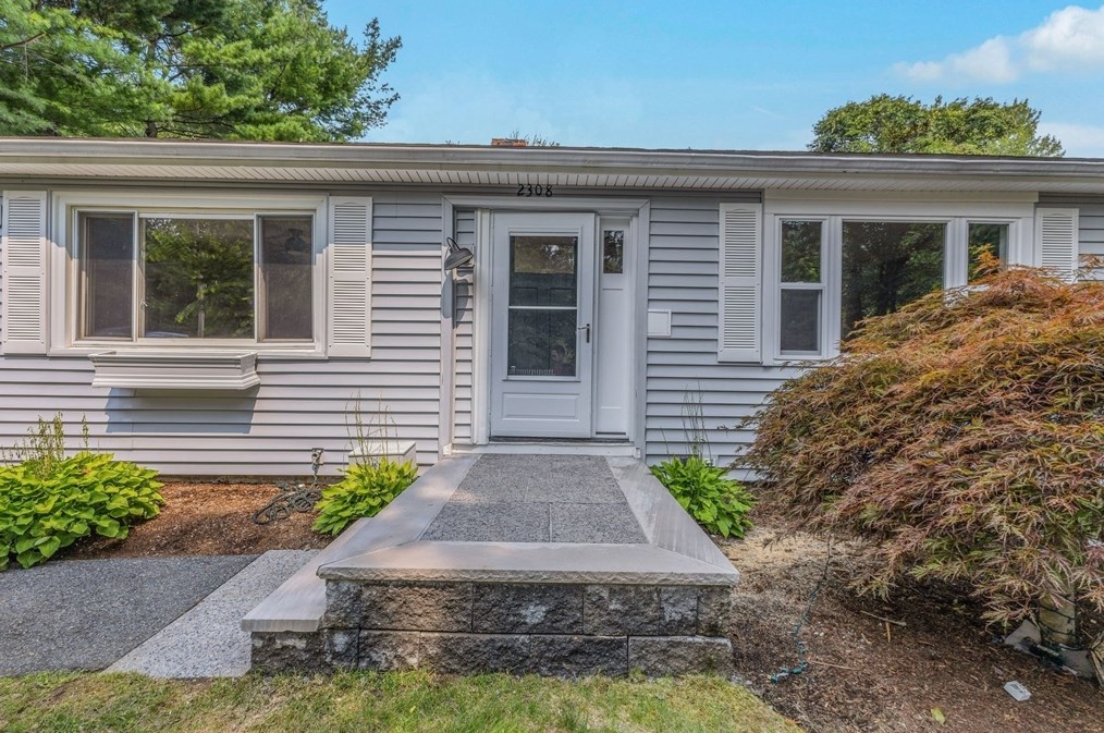 2308 County St, Taunton MA 02780-3509 exterior