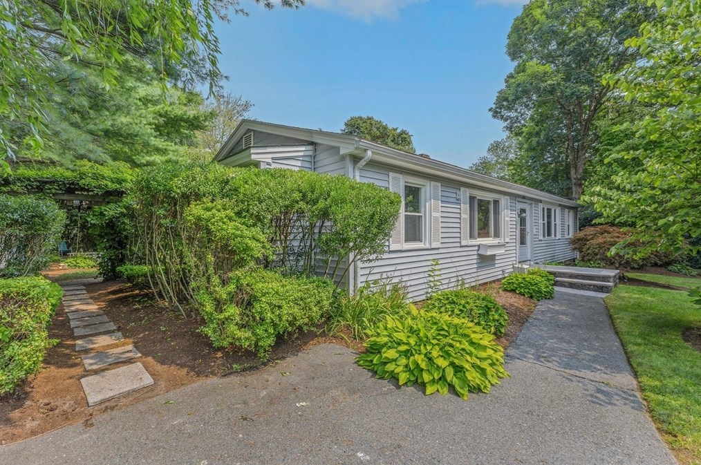 2308 County St, Taunton MA 02780-3509 exterior