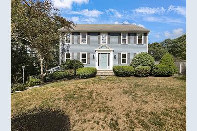 37 E Bay Ln, Plymouth, MA 02360 - Photo 1