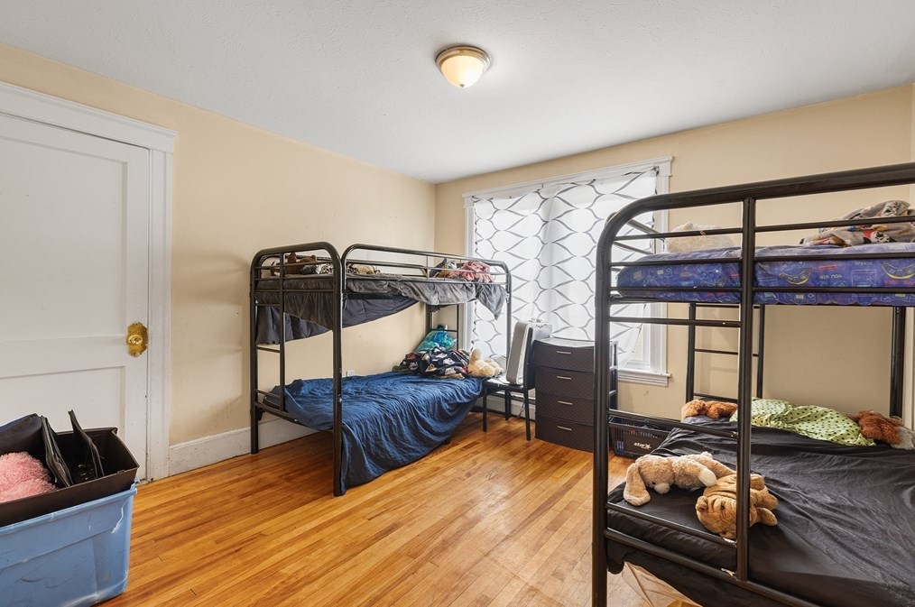 64 Gage St, Worcester MA  01605-5021 exterior