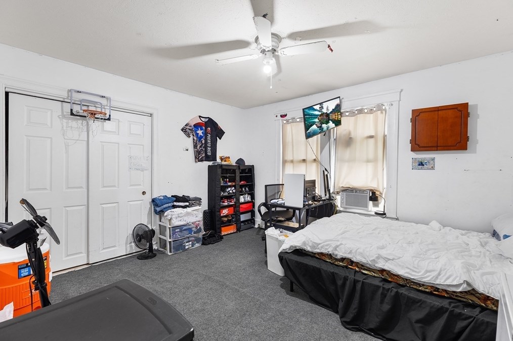 64 Gage St, Worcester MA  01605-5021 exterior