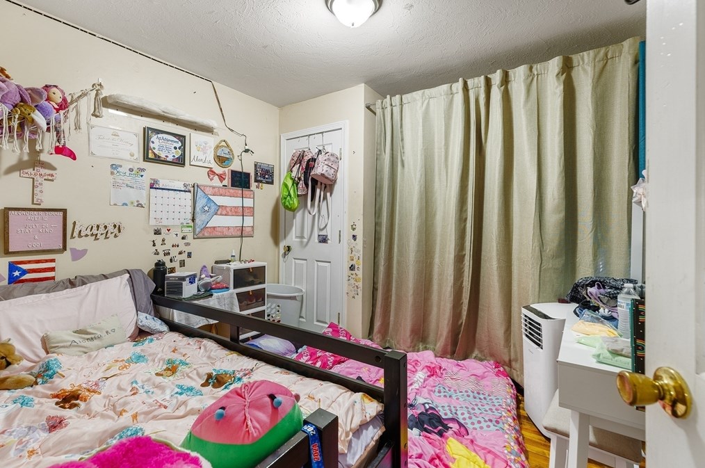 64 Gage St, Worcester MA  01605-5021 exterior