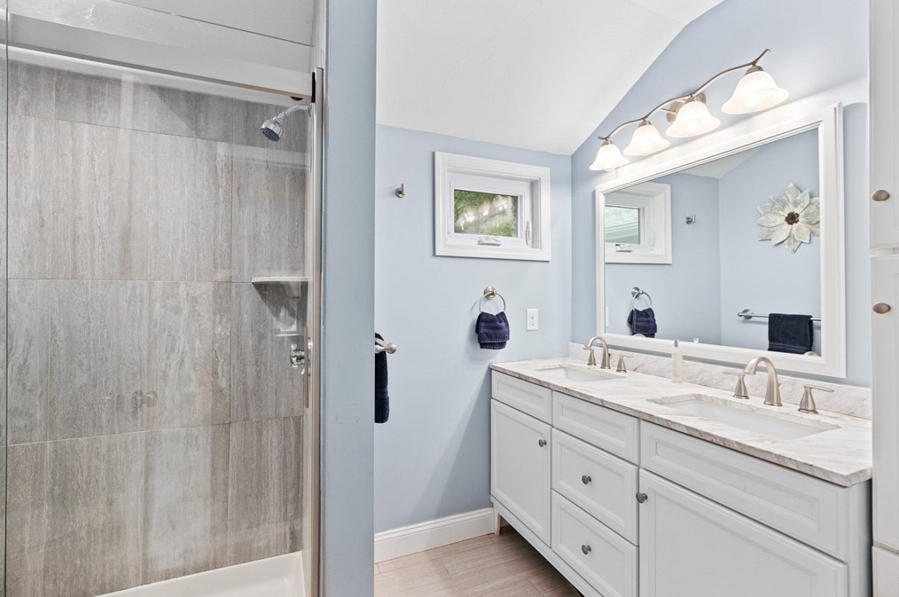 1714 State Rd, Plymouth MA  02360-7106 exterior