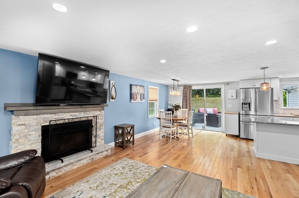 1714 State Rd, Plymouth MA  02360-7106 exterior