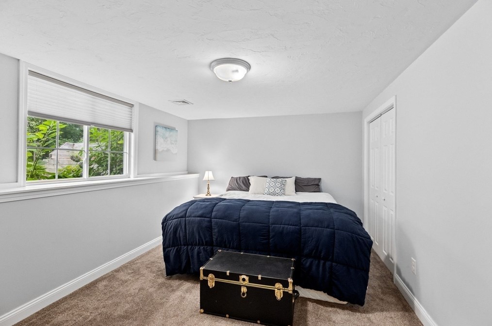 1714 State Rd, Plymouth MA  02360-7106 exterior